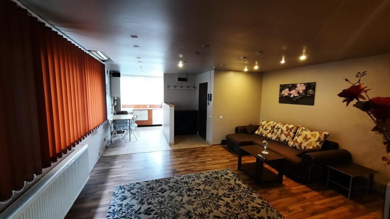 Apartament Laurentiu - Etaj.1 Bukarest Exteriör bild