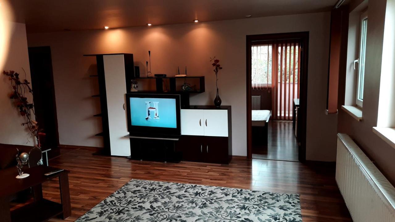 Apartament Laurentiu - Etaj.1 Bukarest Exteriör bild