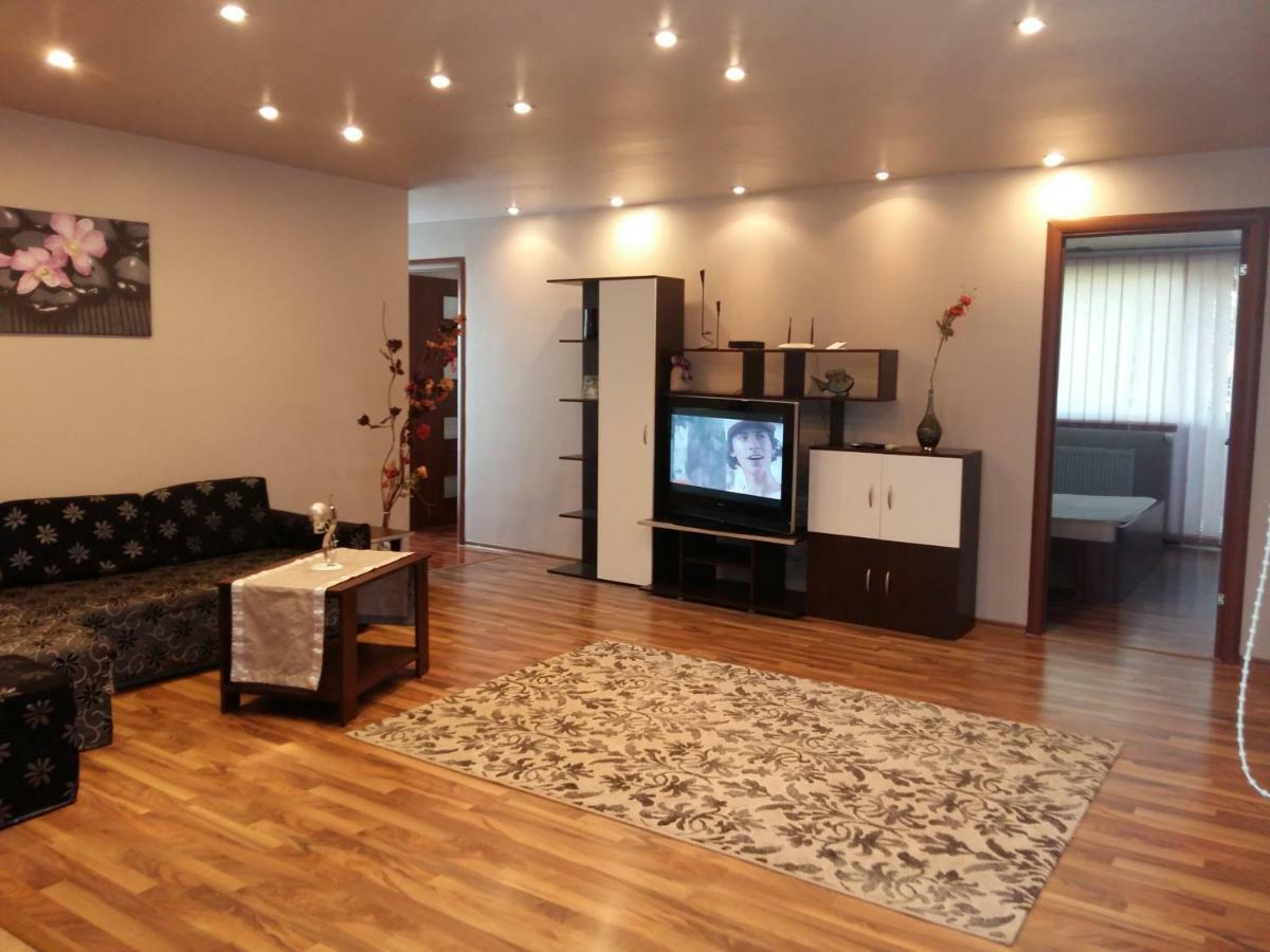 Apartament Laurentiu - Etaj.1 Bukarest Exteriör bild