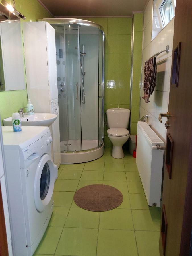 Apartament Laurentiu - Etaj.1 Bukarest Exteriör bild
